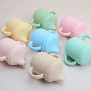 MIMIO Silikonový hrneček s pítkem