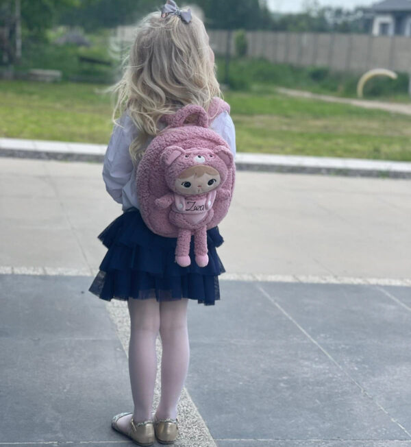 METOO Detský batôžtek (s menom) s plyšovou bábikou – PINK BEAR